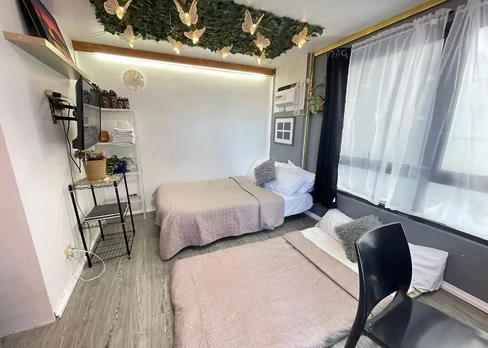 Stylish Unit In Ortigas Near Podium & Manila